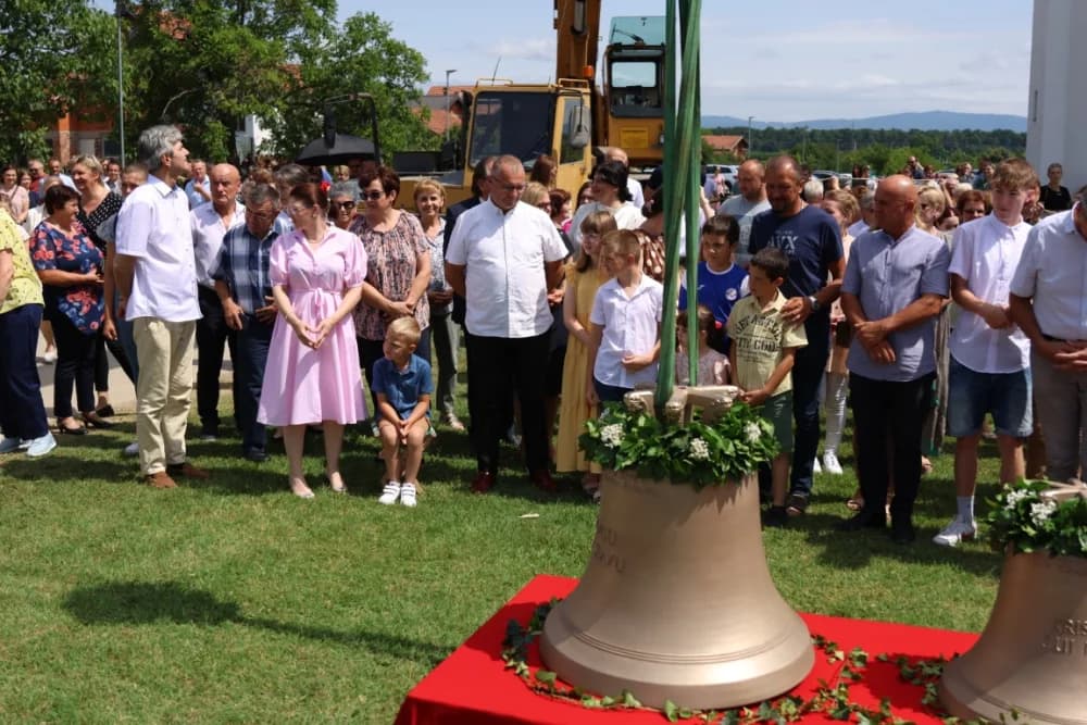 Po prvi puta zazvonila nova zvona sa tornja vidovačke Župne crkve sv. Ivana Krstitelja