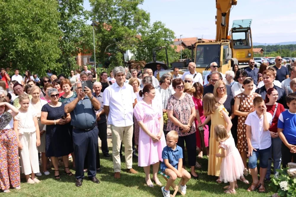 Po prvi puta zazvonila nova zvona sa tornja vidovačke Župne crkve sv. Ivana Krstitelja