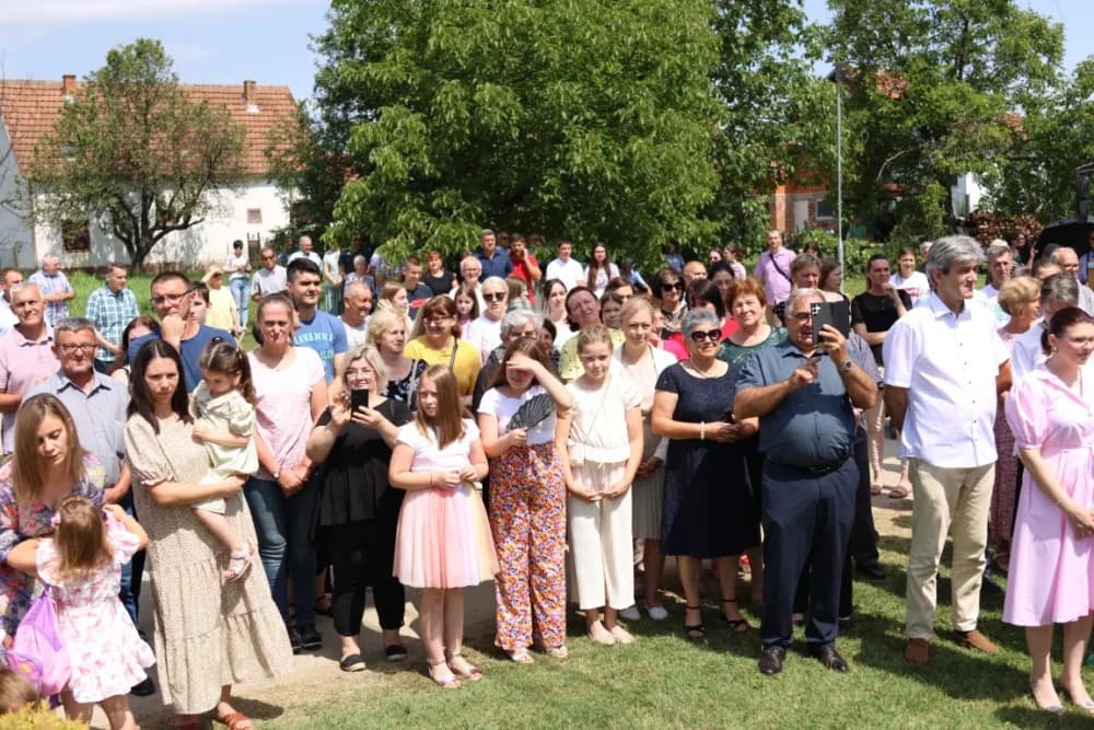 Po prvi puta zazvonila nova zvona sa tornja vidovačke Župne crkve sv. Ivana Krstitelja
