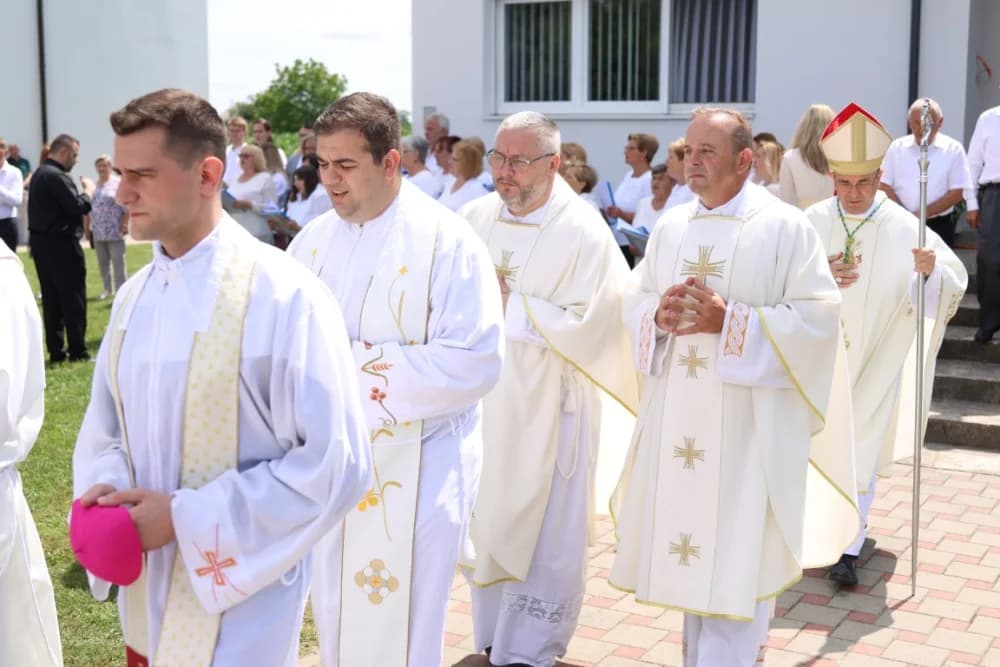 Po prvi puta zazvonila nova zvona sa tornja vidovačke Župne crkve sv. Ivana Krstitelja