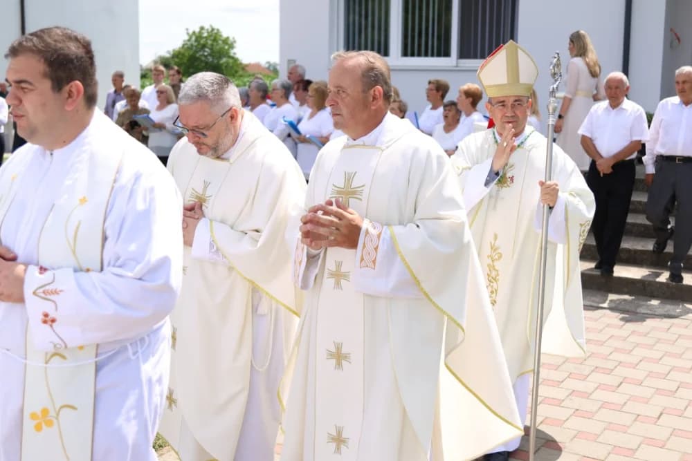 Po prvi puta zazvonila nova zvona sa tornja vidovačke Župne crkve sv. Ivana Krstitelja