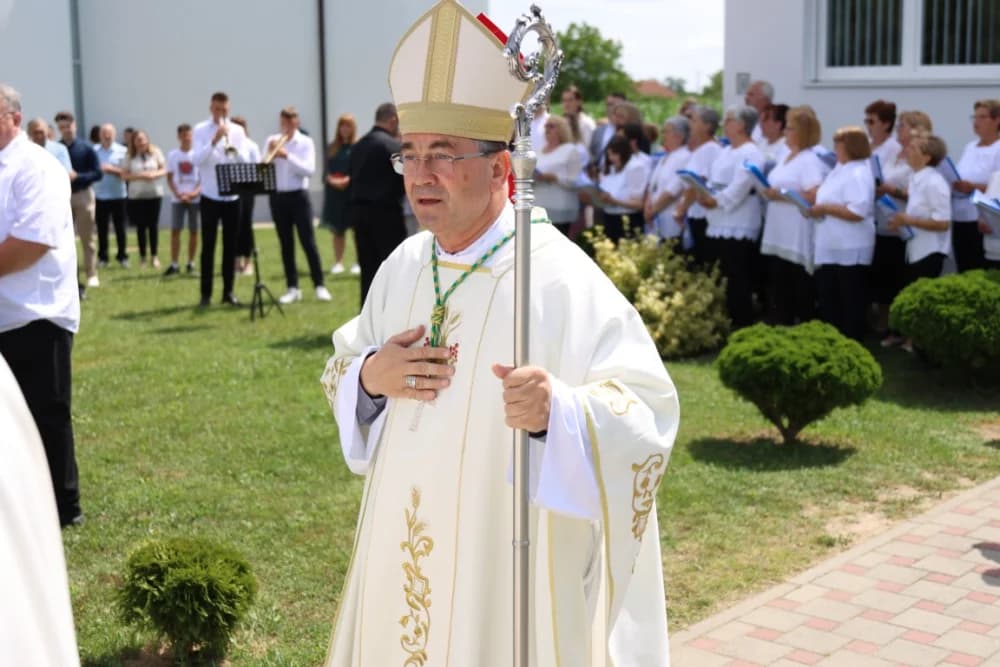 Po prvi puta zazvonila nova zvona sa tornja vidovačke Župne crkve sv. Ivana Krstitelja