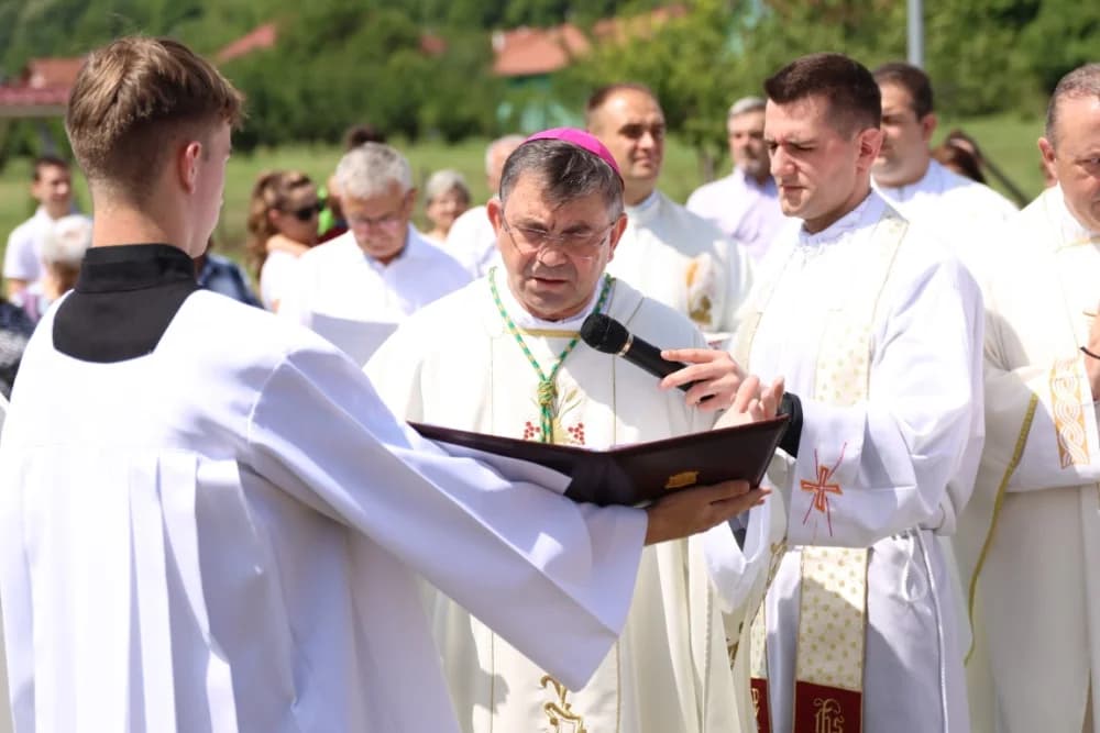 Po prvi puta zazvonila nova zvona sa tornja vidovačke Župne crkve sv. Ivana Krstitelja