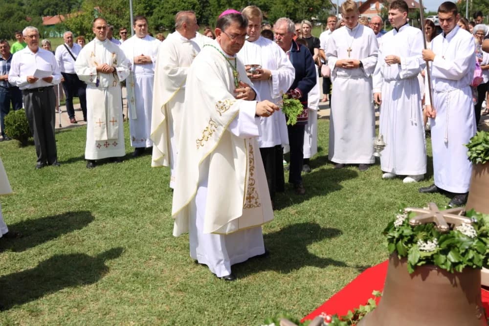 Po prvi puta zazvonila nova zvona sa tornja vidovačke Župne crkve sv. Ivana Krstitelja