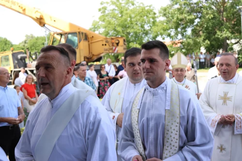 Po prvi puta zazvonila nova zvona sa tornja vidovačke Župne crkve sv. Ivana Krstitelja