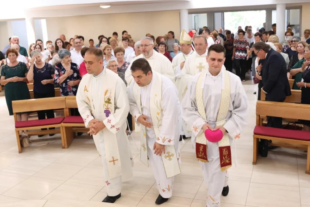 Po prvi puta zazvonila nova zvona sa tornja vidovačke Župne crkve sv. Ivana Krstitelja