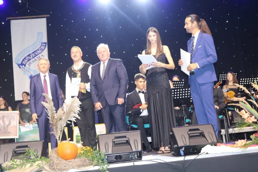 Općina Kaptol bila generalni pokrovitelj subotičkog Festivala, a zapaženo je nastupio Požežanin Luka Samardžić uz Kaptolačke tamburaše /FOTO/