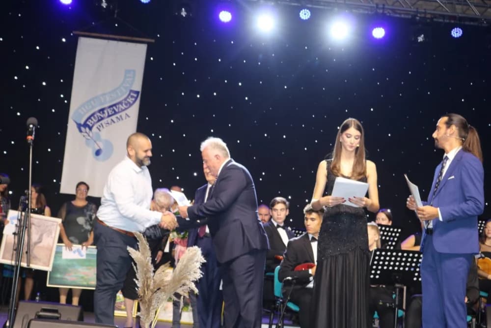 Općina Kaptol bila generalni pokrovitelj subotičkog Festivala, a zapaženo je nastupio Požežanin Luka Samardžić uz Kaptolačke tamburaše /FOTO/