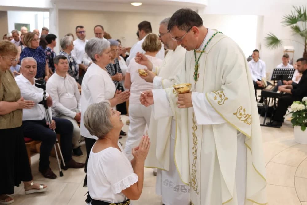 Po prvi puta zazvonila nova zvona sa tornja vidovačke Župne crkve sv. Ivana Krstitelja