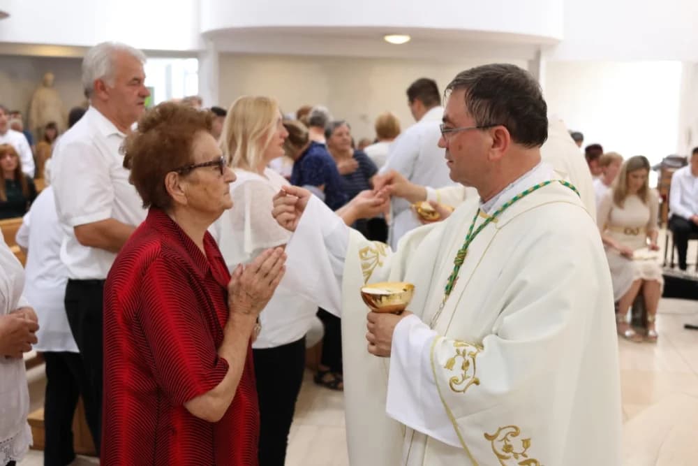 Po prvi puta zazvonila nova zvona sa tornja vidovačke Župne crkve sv. Ivana Krstitelja