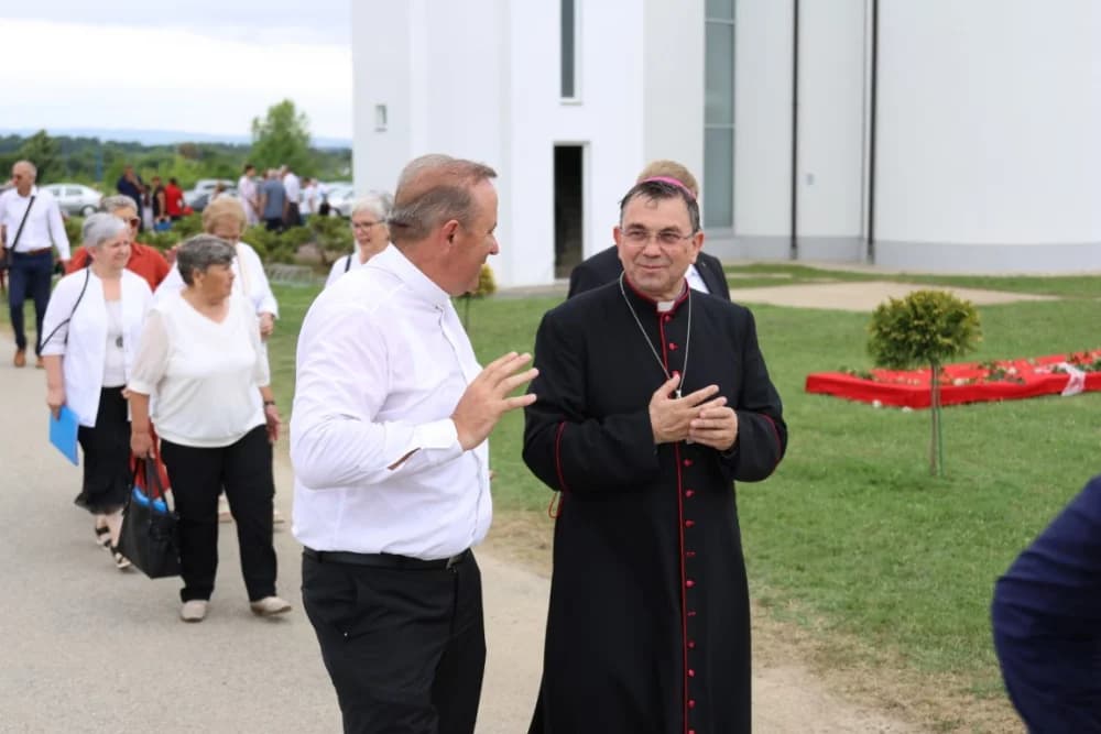 Po prvi puta zazvonila nova zvona sa tornja vidovačke Župne crkve sv. Ivana Krstitelja