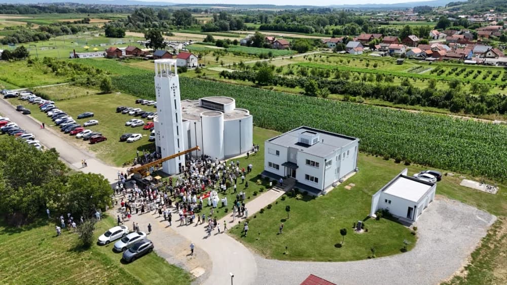 Po prvi puta zazvonila nova zvona sa tornja vidovačke Župne crkve sv. Ivana Krstitelja