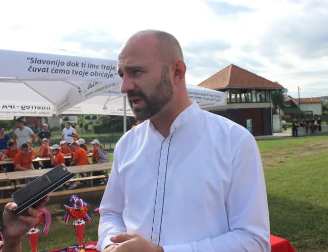 /FOTO-VIDEO/ Na gradskom vatrogasnom natjecanju djece, podmlatka, mladeži i članova sudjelovalo 15 ekipa