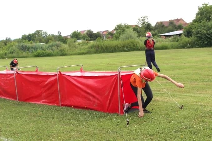 /FOTO-VIDEO/ Na gradskom vatrogasnom natjecanju djece, podmlatka, mladeži i članova sudjelovalo 15 ekipa
