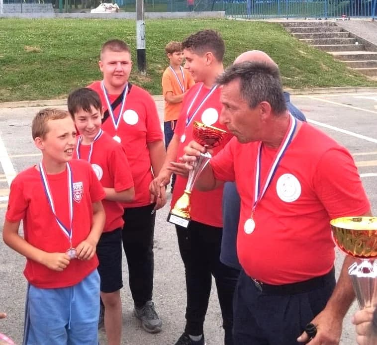 /FOTO-VIDEO/ Na gradskom vatrogasnom natjecanju djece, podmlatka, mladeži i članova sudjelovalo 15 ekipa