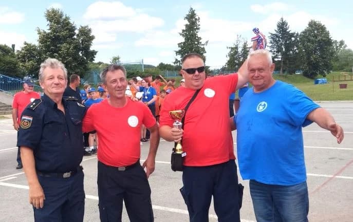 /FOTO-VIDEO/ Na gradskom vatrogasnom natjecanju djece, podmlatka, mladeži i članova sudjelovalo 15 ekipa