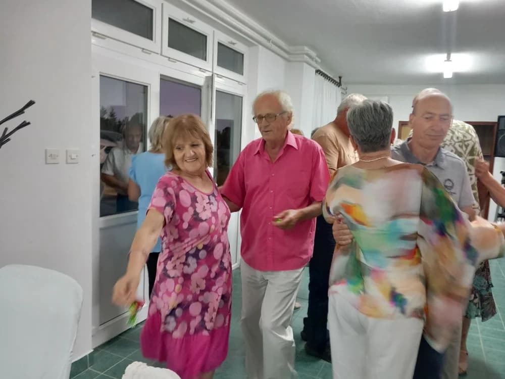 OPET VESELO: Velički umirovljenici  sa svojim prijateljima proveli još jednu lijepu zabavnu večer