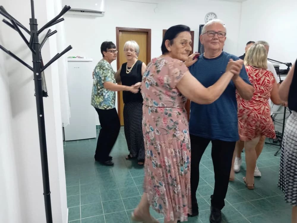 OPET VESELO: Velički umirovljenici  sa svojim prijateljima proveli još jednu lijepu zabavnu večer