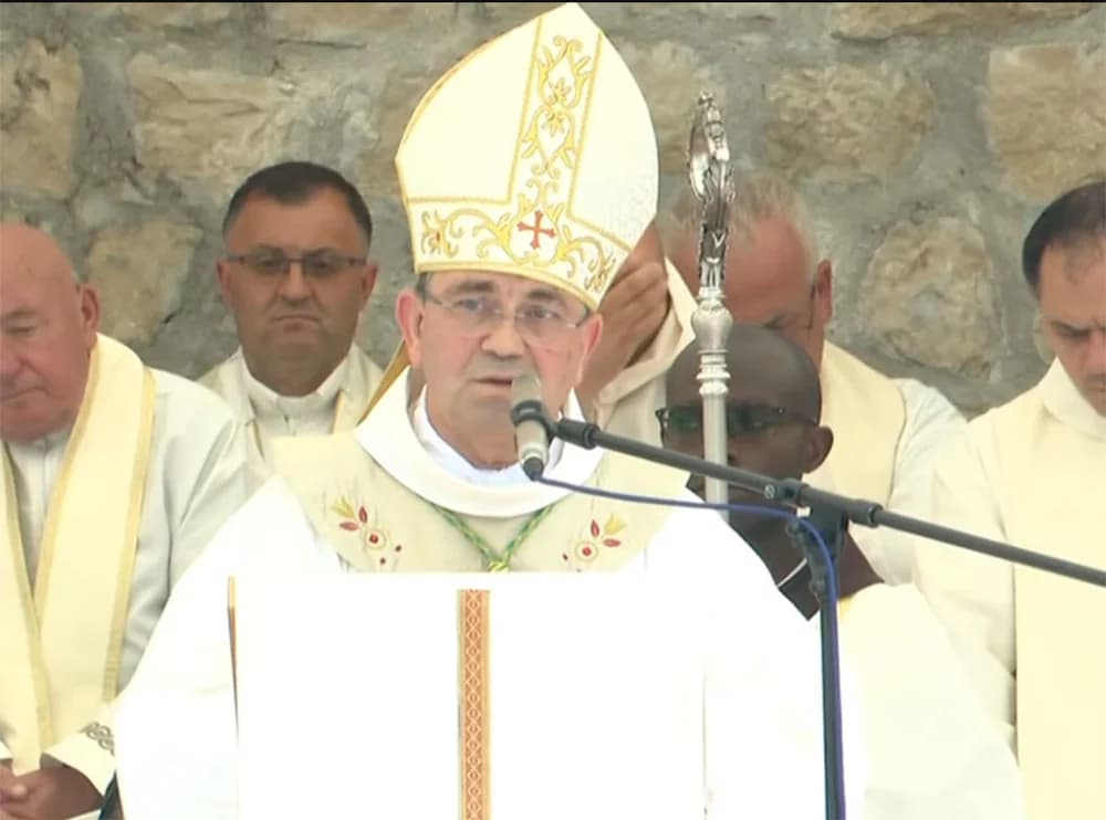 Naš biskup Ivo pred više desetaka tisuća vjernika predvodio misu u Podmilačju kod Jajca