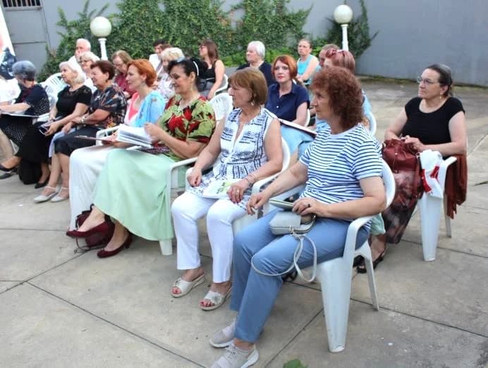 POŽEŠKO KULTURNO LJETO Peićevci u dvorištu Kuće Kraljević održali pjesničku večer