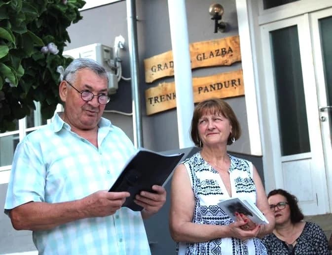 POŽEŠKO KULTURNO LJETO Peićevci u dvorištu Kuće Kraljević održali pjesničku večer