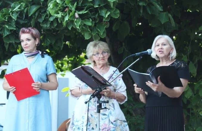 POŽEŠKO KULTURNO LJETO Peićevci u dvorištu Kuće Kraljević održali pjesničku večer