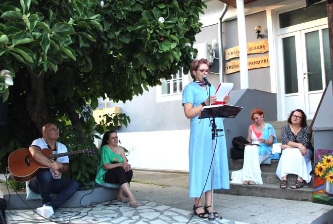 POŽEŠKO KULTURNO LJETO Peićevci u dvorištu Kuće Kraljević održali pjesničku večer