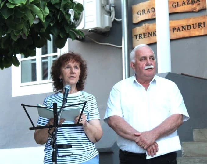 POŽEŠKO KULTURNO LJETO Peićevci u dvorištu Kuće Kraljević održali pjesničku večer