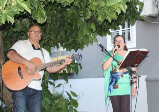 POŽEŠKO KULTURNO LJETO Peićevci u dvorištu Kuće Kraljević održali pjesničku večer