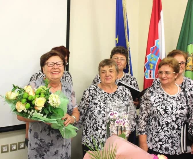 PIKNIK S KNJIGAMA: U pleterničkoj Knjižnici održana večer poezije Mire Šulc iz Jakšića
