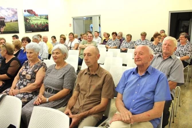 PIKNIK S KNJIGAMA: U pleterničkoj Knjižnici održana večer poezije Mire Šulc iz Jakšića