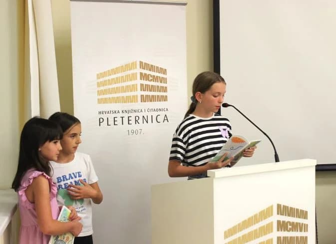 PIKNIK S KNJIGAMA: U pleterničkoj Knjižnici održana večer poezije Mire Šulc iz Jakšića