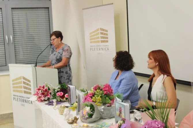 PIKNIK S KNJIGAMA: U pleterničkoj Knjižnici održana večer poezije Mire Šulc iz Jakšića