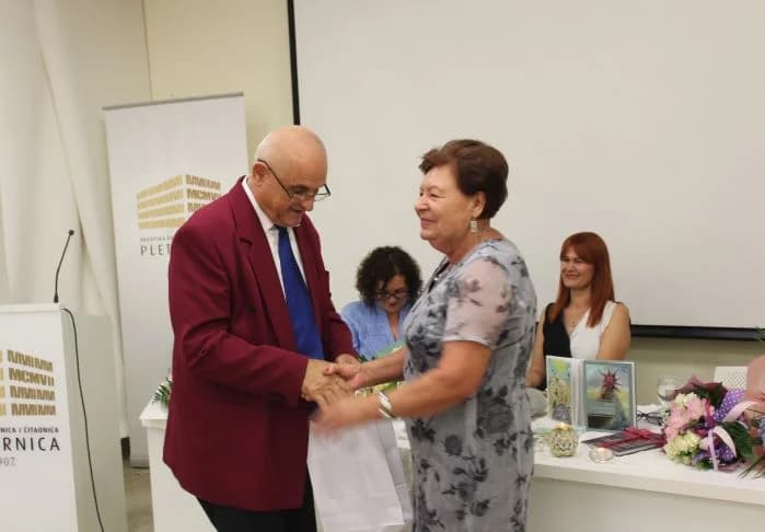 PIKNIK S KNJIGAMA: U pleterničkoj Knjižnici održana večer poezije Mire Šulc iz Jakšića