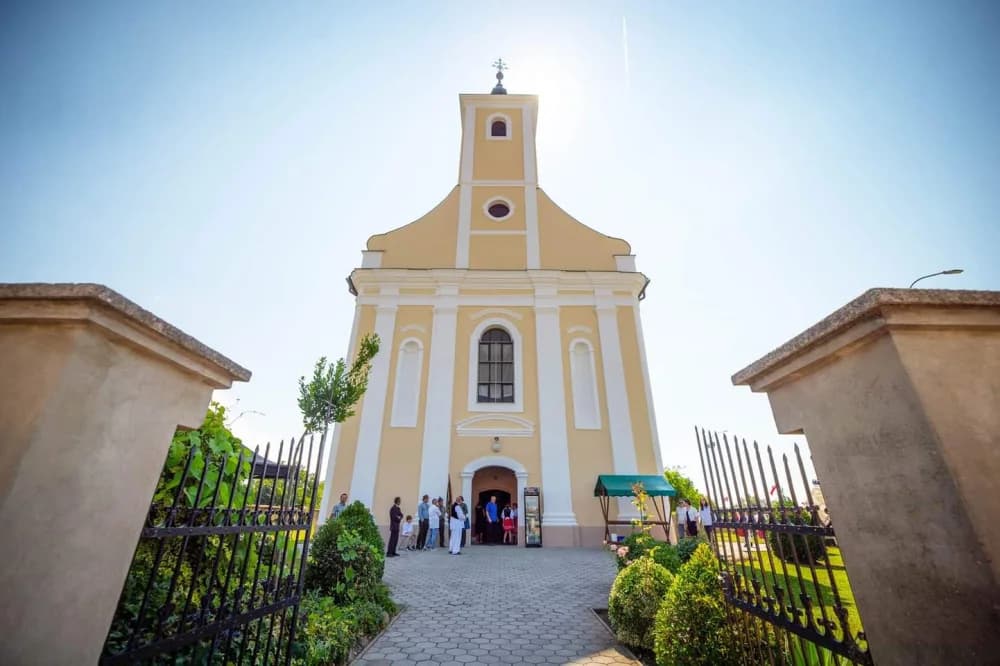 Kaptolčani izrazili veliku srdačnost novom požeškom biskupu Ivi u prigodi dolaska u njihovu župu