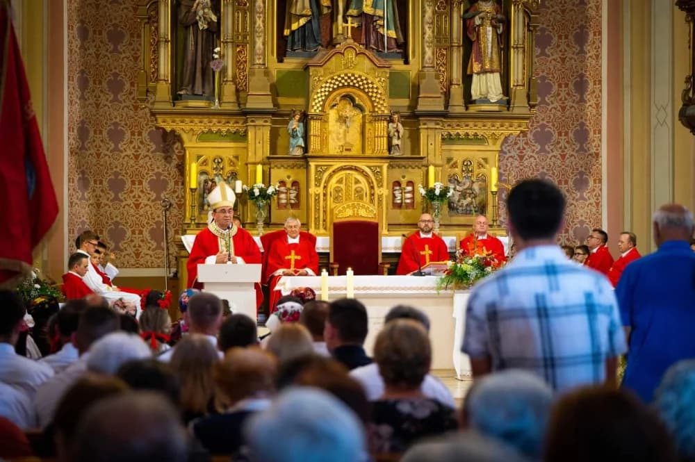 Kaptolčani izrazili veliku srdačnost novom požeškom biskupu Ivi u prigodi dolaska u njihovu župu