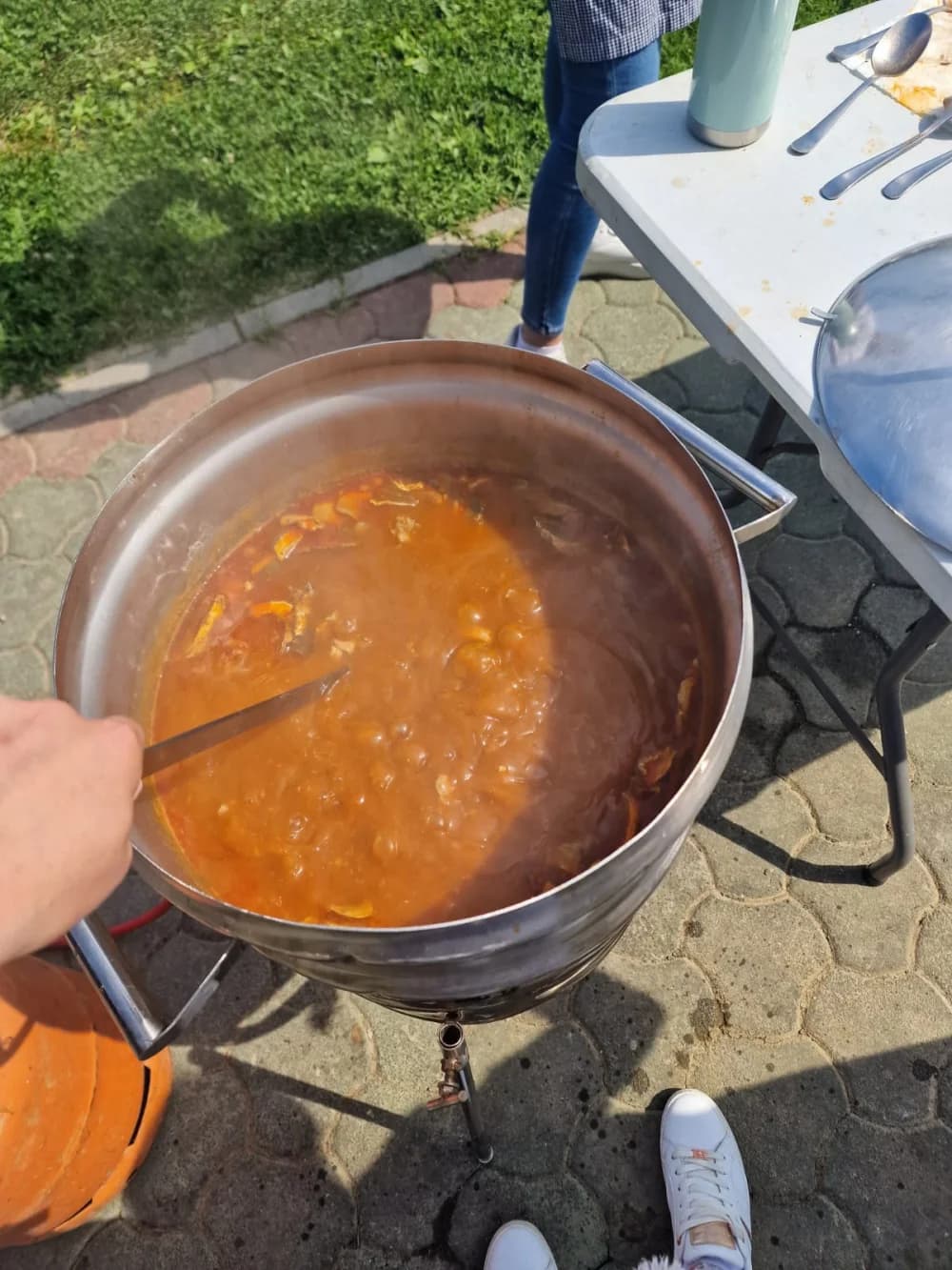 Studenti požeškog Fakulteta turizma i ruralnog razvoja u Zlatnom lugu na praktičnom dijelu kuharstva: „Na ovakvoj nastavi naučim brojne kulinarske tajne“
