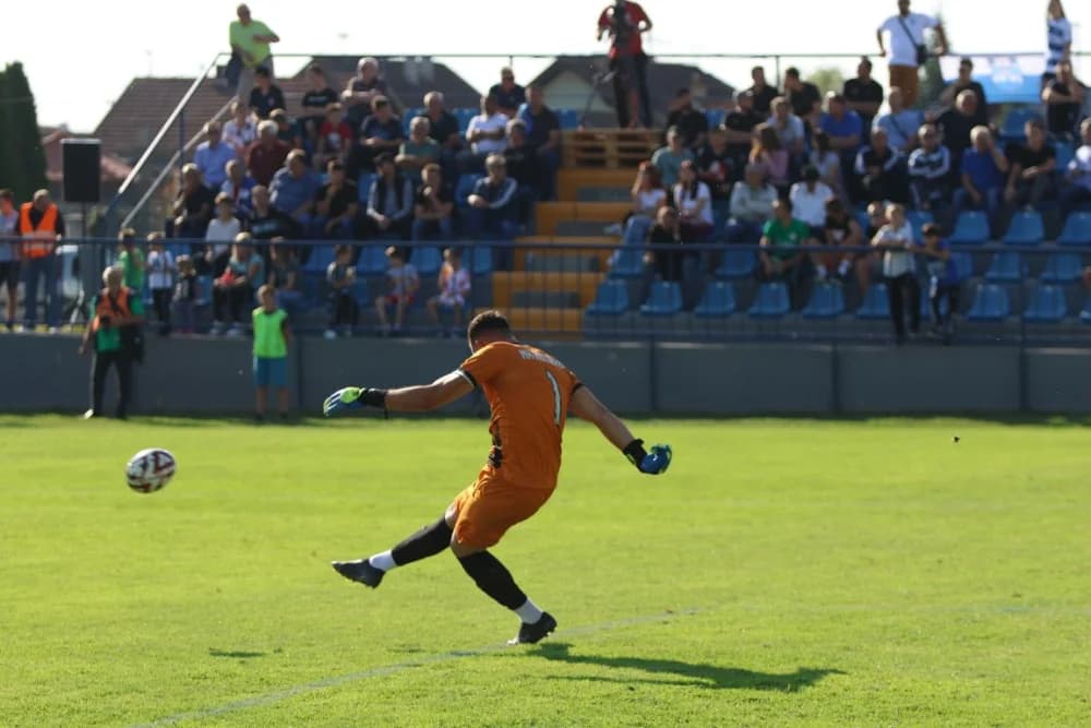 /FOTOGALERIJA/ NK Kutjevo - NK Osijek 1:4