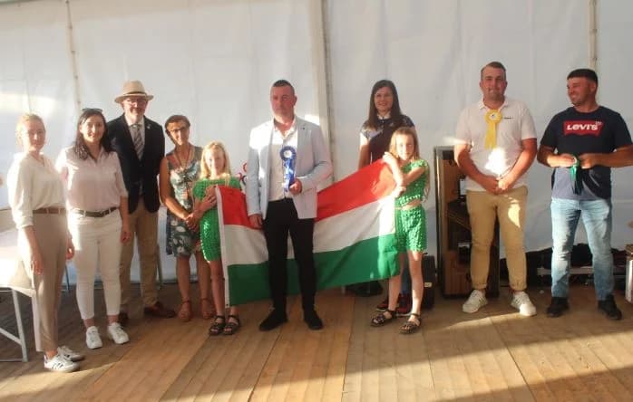 Raznovrsni glazbeni, gastronomski i kulturni sadržaji bili u velikom šatoru u sklopu Međunarodnog konjičkog turnira u Pleternici