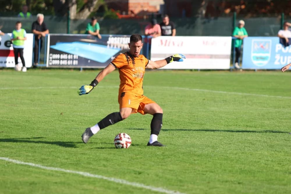 /FOTOGALERIJA/ NK Kutjevo - NK Osijek 1:4