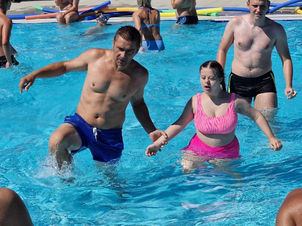 Završila Škola plivanja za djecu s tjelesnim i intelektualnim teškoćama: Svim polaznicima dodijeljene diplome