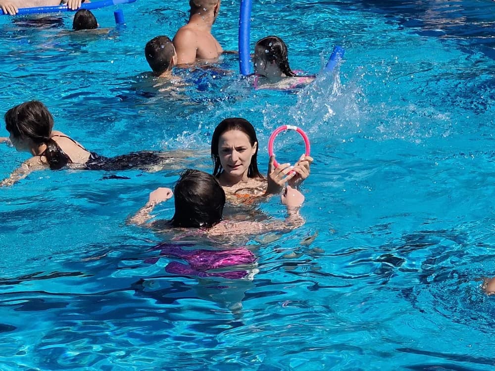 Završila Škola plivanja za djecu s tjelesnim i intelektualnim teškoćama: Svim polaznicima dodijeljene diplome