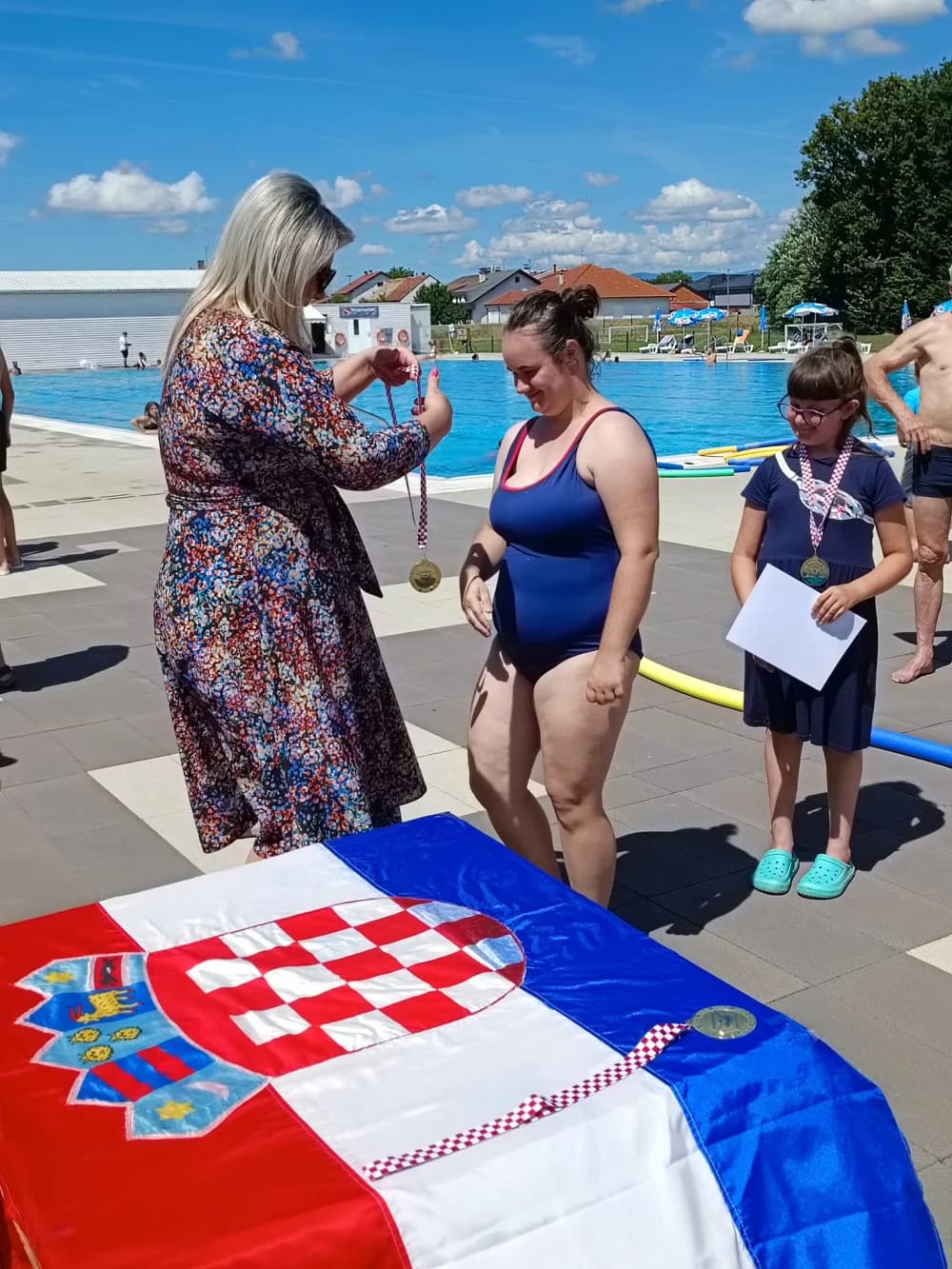Završila Škola plivanja za djecu s tjelesnim i intelektualnim teškoćama: Svim polaznicima dodijeljene diplome