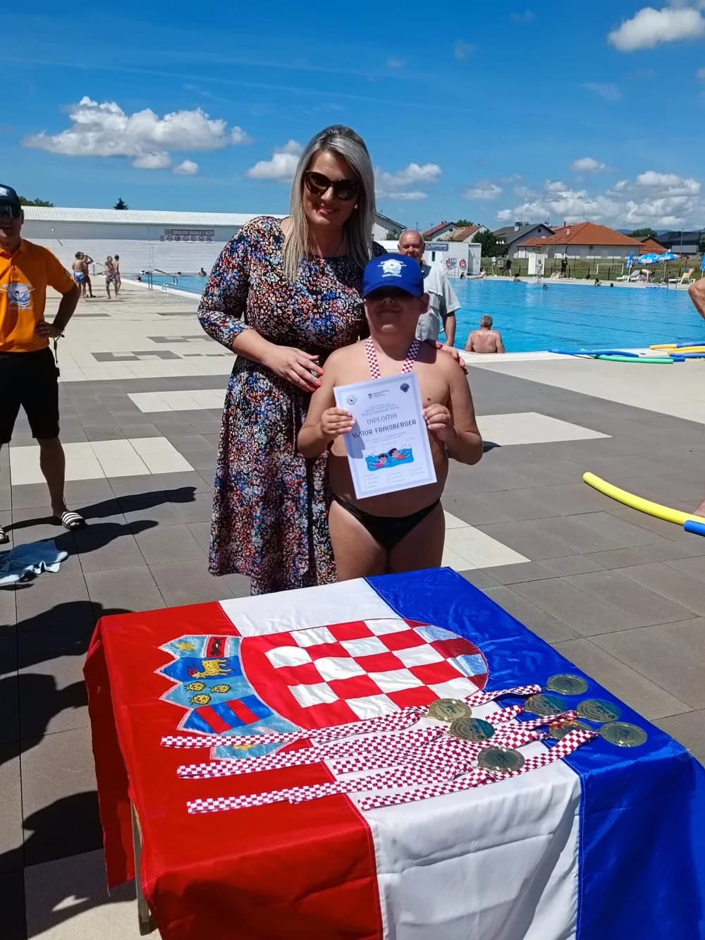 Završila Škola plivanja za djecu s tjelesnim i intelektualnim teškoćama: Svim polaznicima dodijeljene diplome