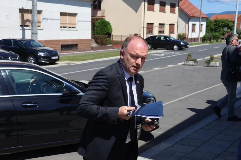Plodonosna Sjednica Savjeta za Slavoniju u Jakšiću: Uručena Odluka o financiranju Regionalnog distribucijskog centra za voće i povrće u Požegi