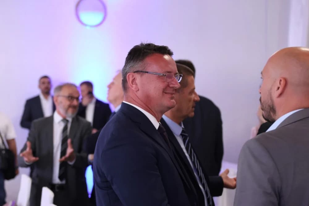 Plodonosna Sjednica Savjeta za Slavoniju u Jakšiću: Uručena Odluka o financiranju Regionalnog distribucijskog centra za voće i povrće u Požegi