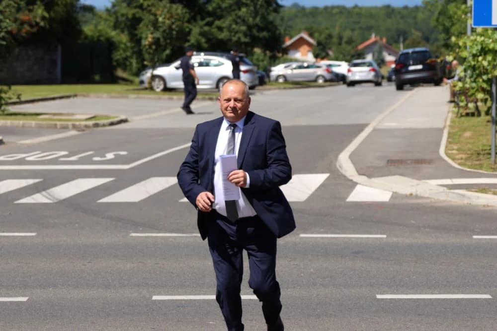 Plodonosna Sjednica Savjeta za Slavoniju u Jakšiću: Uručena Odluka o financiranju Regionalnog distribucijskog centra za voće i povrće u Požegi
