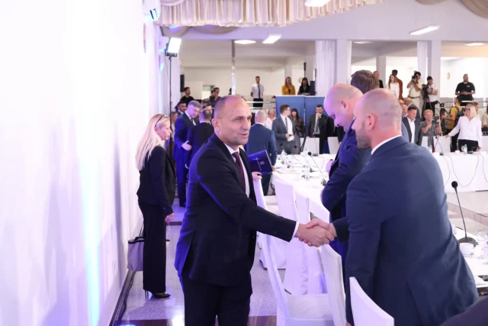 Plodonosna Sjednica Savjeta za Slavoniju u Jakšiću: Uručena Odluka o financiranju Regionalnog distribucijskog centra za voće i povrće u Požegi