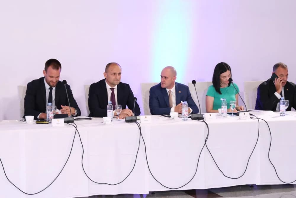 Plodonosna Sjednica Savjeta za Slavoniju u Jakšiću: Uručena Odluka o financiranju Regionalnog distribucijskog centra za voće i povrće u Požegi