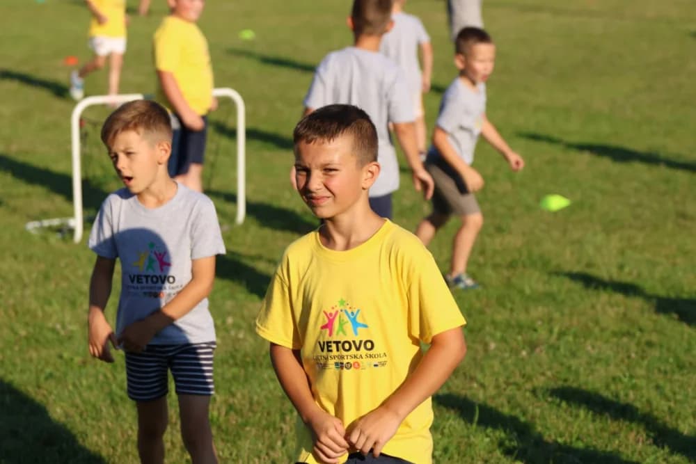 Stotinu mališana sudjelovalo na Ljetnim sportskim igrama djece u Vetovu